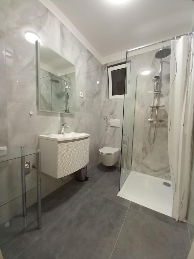 Apartmani Nizic Jadranovo Exteriör bild