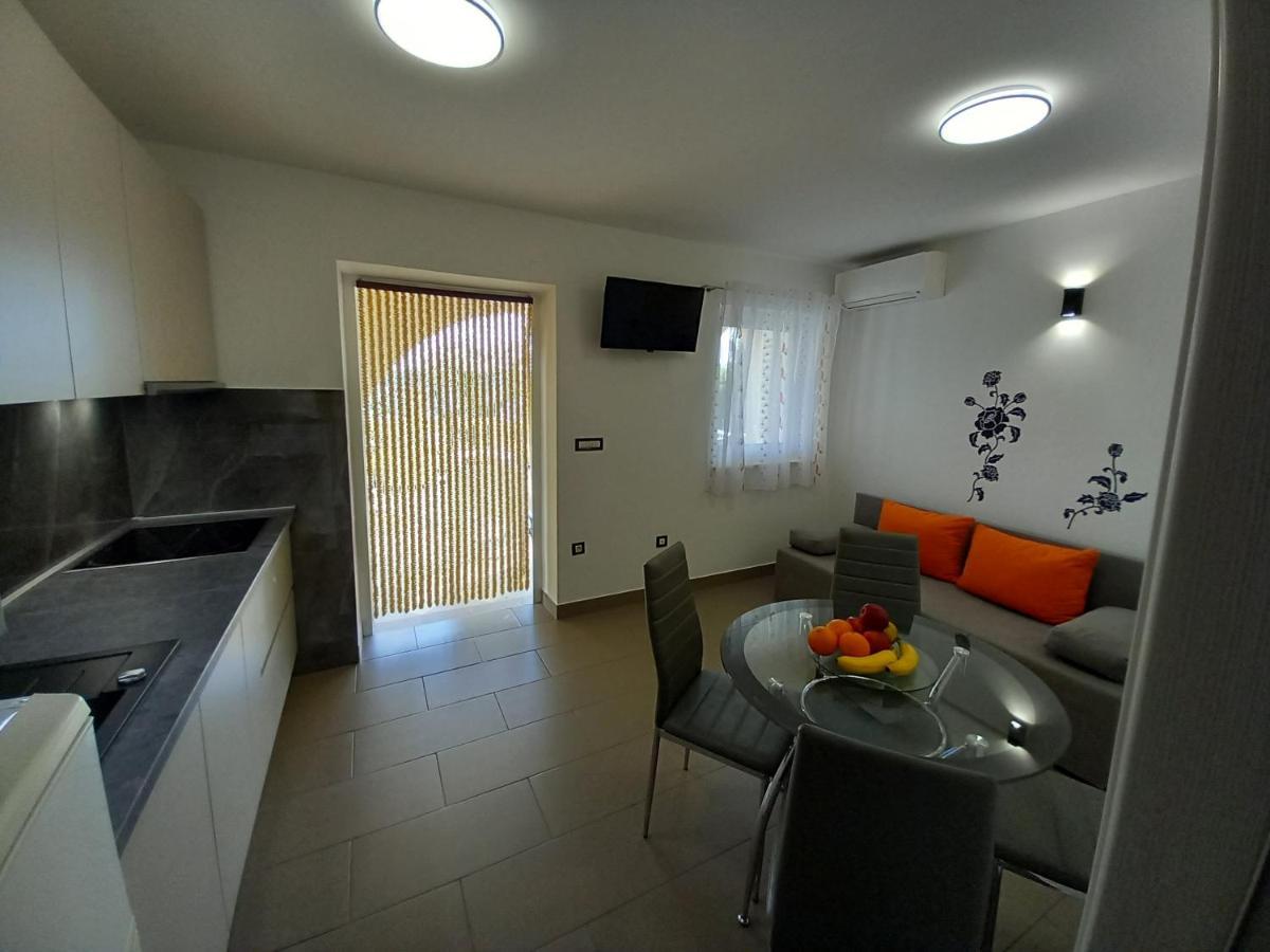 Apartmani Nizic Jadranovo Exteriör bild